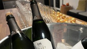 Eksklusiv champagneaften på Det Franske Hjørne i Aarhus med Florent Collet fra Champagne. Smag unikke bobler og nyd fransk gastronomi